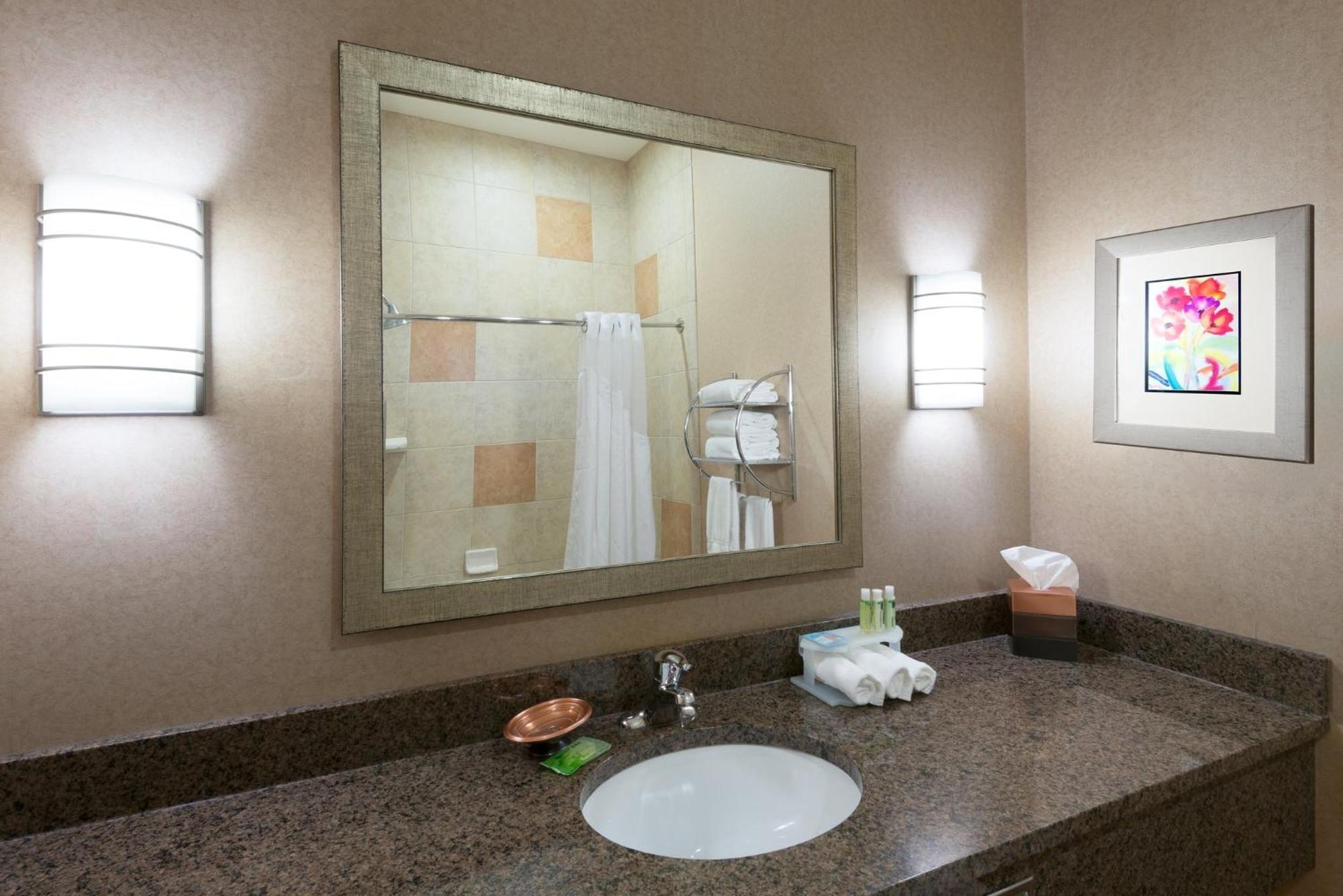 Holiday Inn Express Hotel Vernal By Ihg Dış mekan fotoğraf